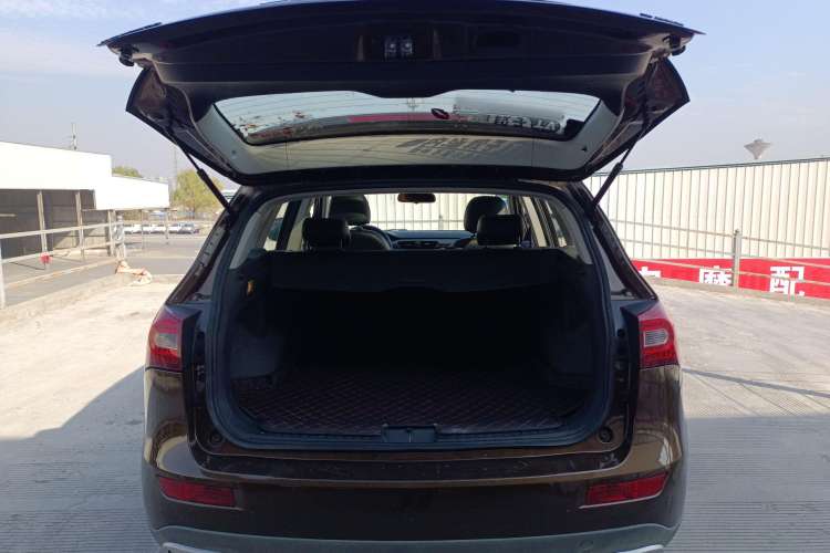 Used Zotye T600 2014 1.5T Manual Luxury Model Trunk