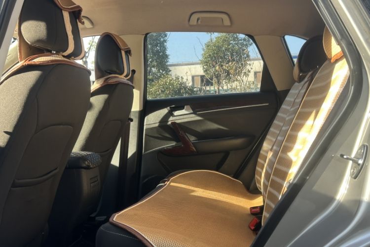 Used Zotye T600 2014 1.5T Manual Elite Edition Interior 3