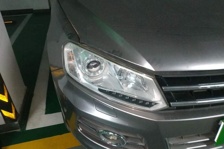 Used Zotye T600 2014 2.0T DCT Luxury Version Right Front Headlight