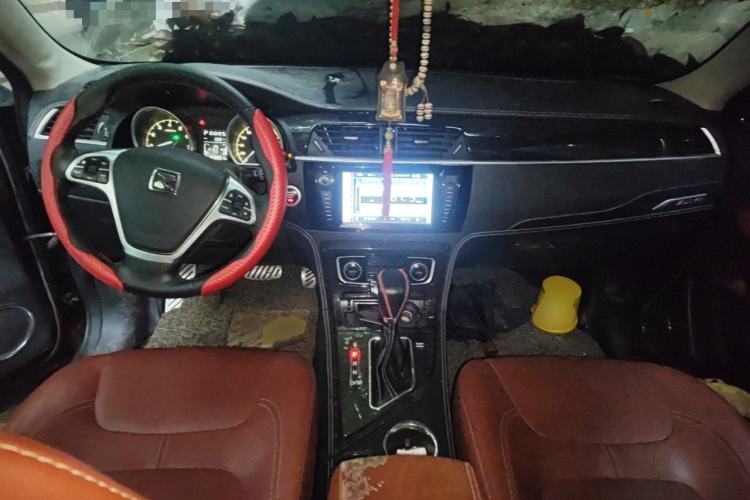 Used Zotye T600 2014 2.0T DCT Luxury Version Center Console