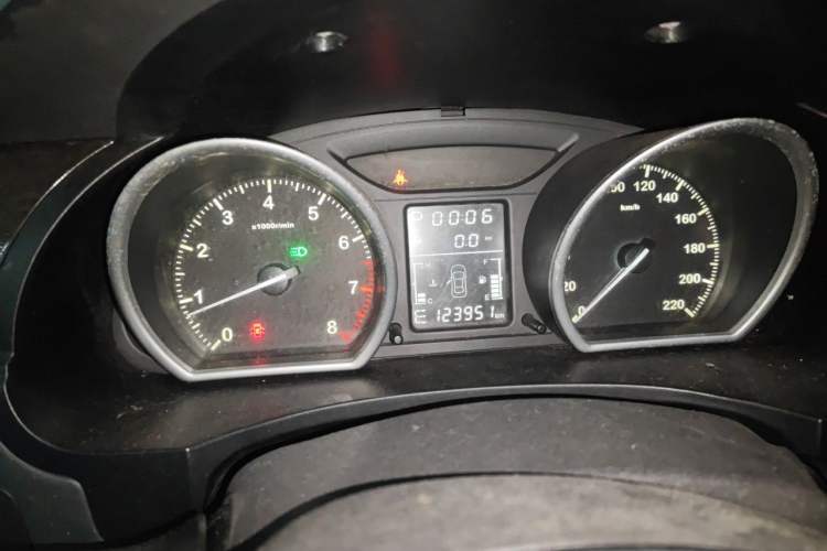 Used Zotye T600 2014 2.0T DCT Luxury Version Instrument Cluster