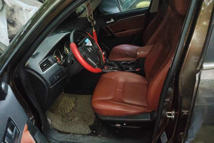 Used Zotye T600 2014 2.0T DCT Luxury Version Left Front Seat