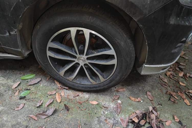 Used Zotye T600 2014 2.0T DCT Luxury Version Right Front Wheel Hub