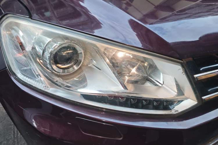 Used Zotye T600 2014 1.5T Manual Luxury Model Right Front Headlight