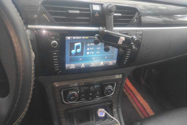 Used Zotye T600 2014 1.5T Manual Luxury Model Audio And AC Panel