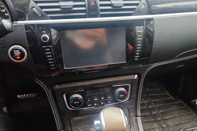 Used Zotye T600 2014 2.0T DCT Luxury Version Audio And AC Panel