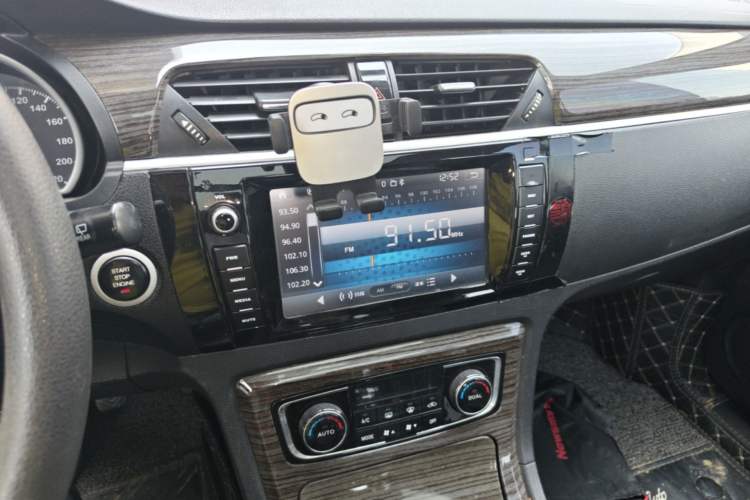 Used Zotye T600 2014 1.5T Manual Flagship Version Audio And AC Panel