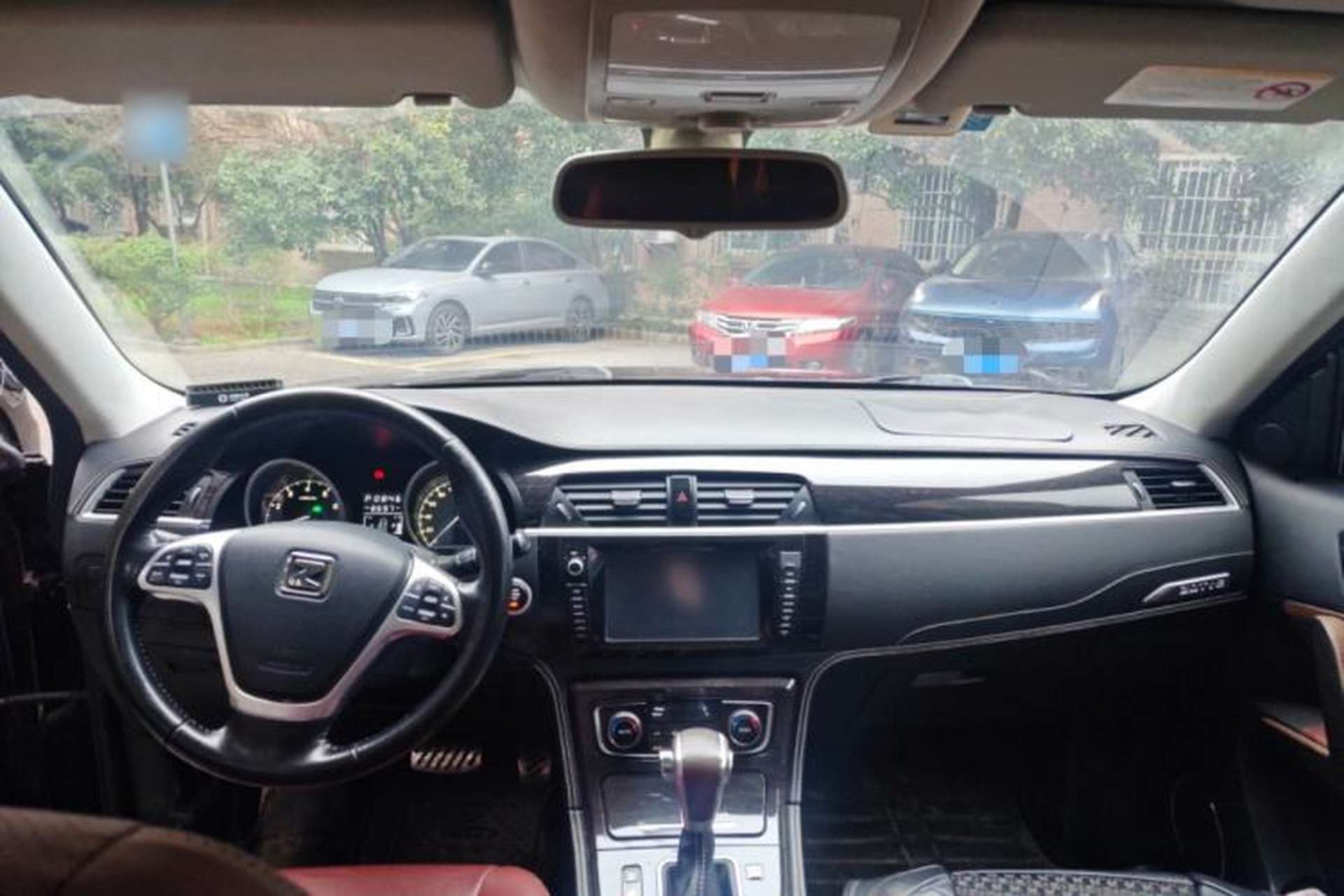 Used Zotye T600 2014 2.0T DCT Luxury Version Center Console
