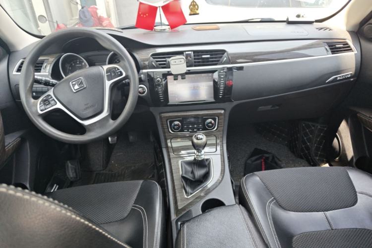 Used Zotye T600 2014 1.5T Manual Flagship Version Center Console