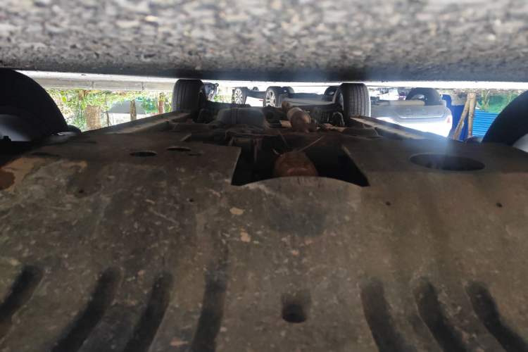 Used Zotye T600 2014 2.0T DCT Luxury Version Chassis Front