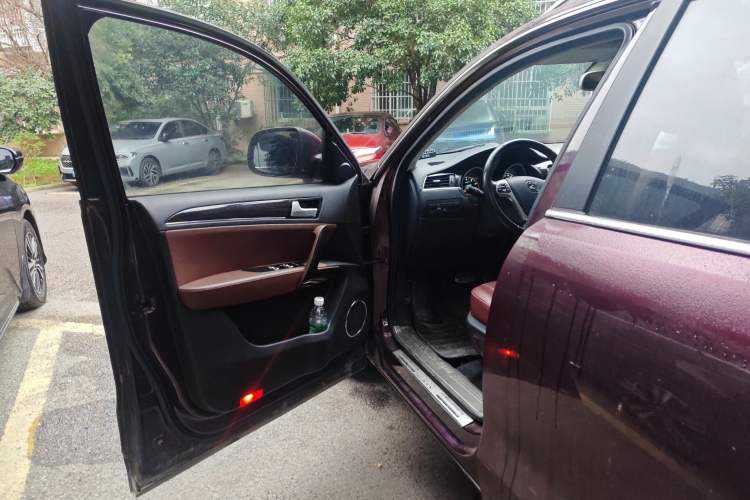 Used Zotye T600 2014 2.0T DCT Luxury Version Driver Seat