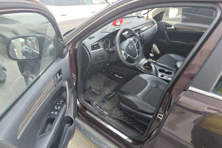 Used Zotye T600 2014 1.5T Manual Flagship Version Driver Seat
