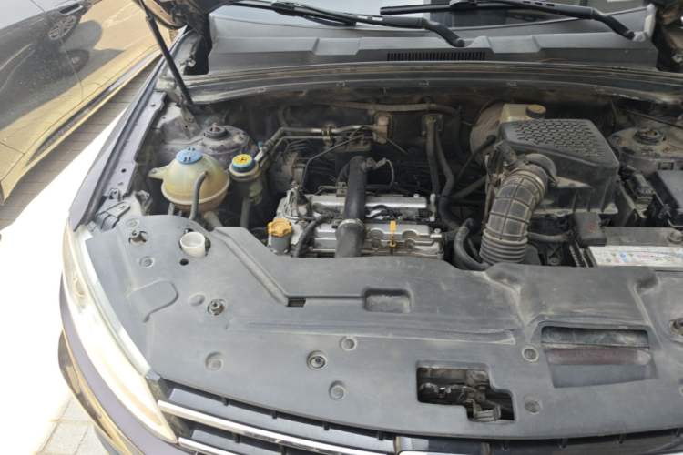 Used Zotye T600 2014 1.5T Manual Flagship Version Engine Bay Right