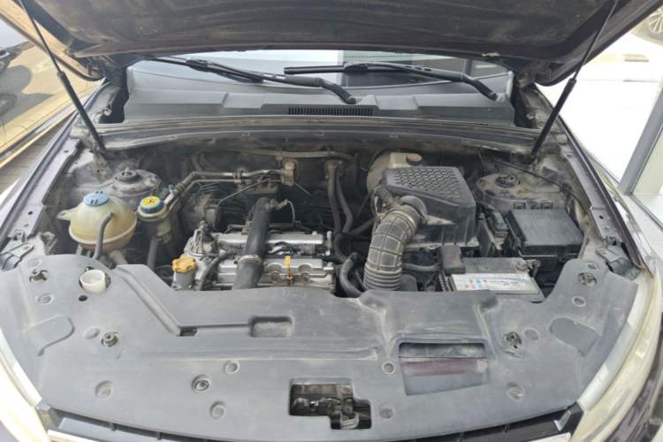 Used Zotye T600 2014 1.5T Manual Flagship Version Engine Bay
