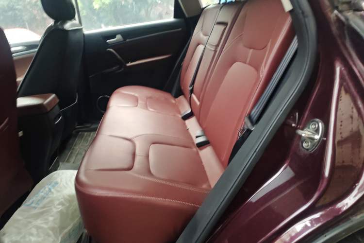 Used Zotye T600 2014 2.0T DCT Luxury Version Left Rear Seat