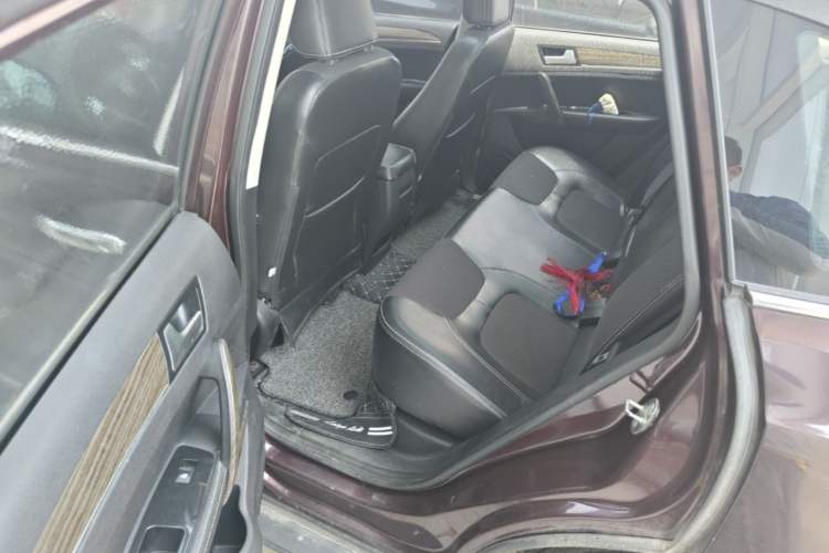 Used Zotye T600 2014 1.5T Manual Flagship Version Left Rear Seat