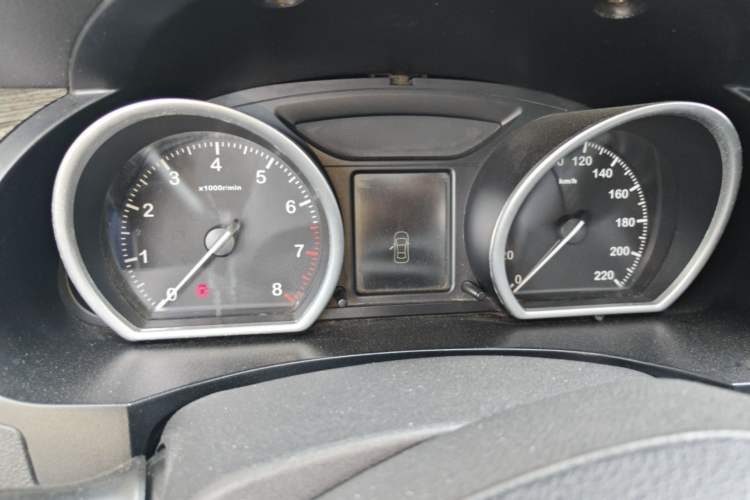 Used Zotye T600 2014 1.5T Manual Flagship Version Odometer Close Up