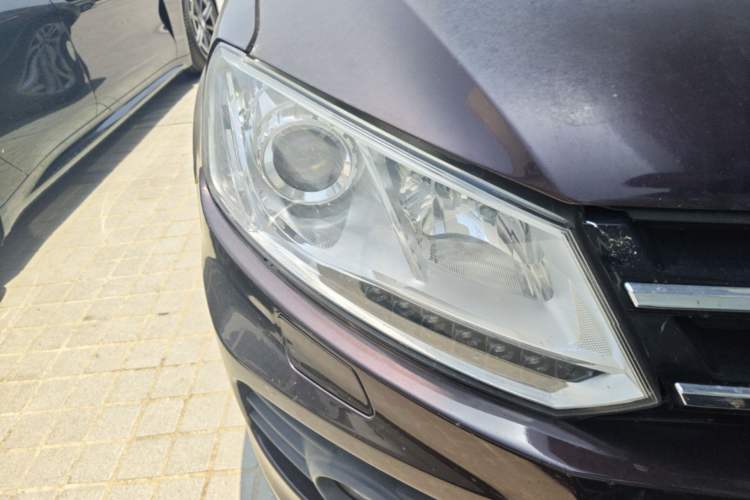 Used Zotye T600 2014 1.5T Manual Flagship Version Right Front Headlight