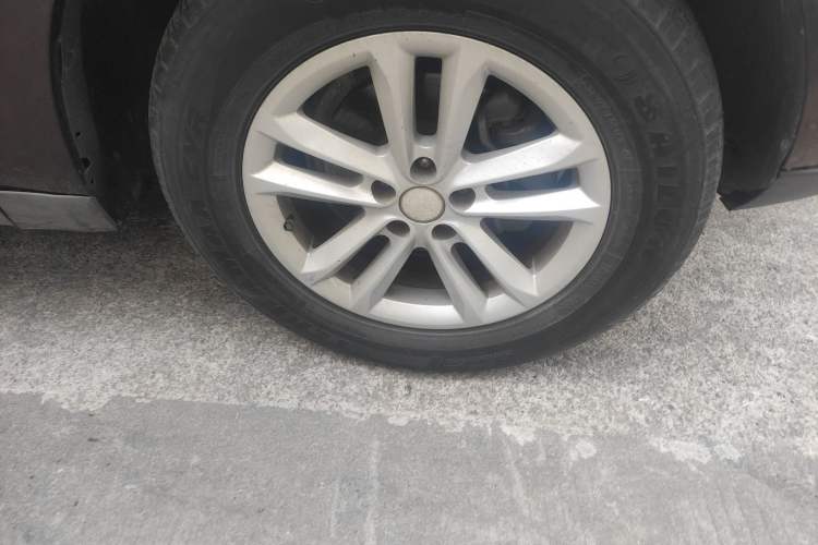 Used Zotye T600 2014 1.5T Manual Luxury Model Right Front Wheel Hub