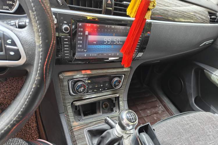 Used Zotye T600 2014 1.5T Manual Elite Edition Audio And AC Panel