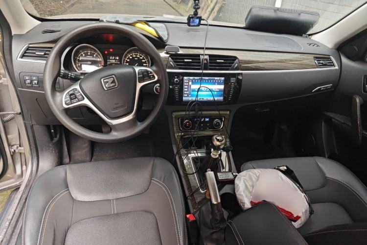 Used Zotye T600 2014 1.5T Manual Luxury Model Center Console