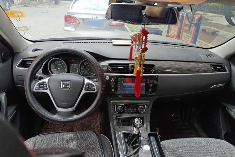 Used Zotye T600 2014 1.5T Manual Elite Edition Center Console
