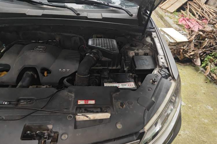 Used Zotye T600 2014 1.5T Manual Luxury Model Engine Bay Left
