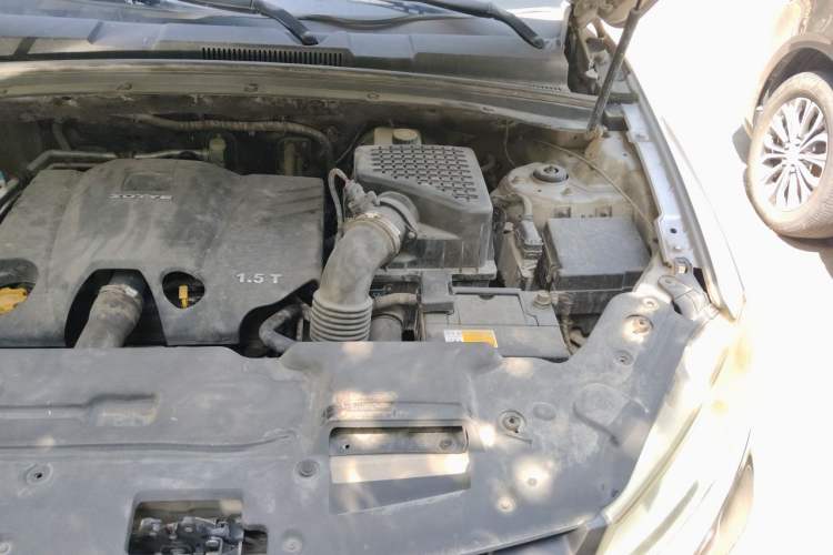 Used Zotye T600 2014 1.5T Manual Luxury Model Engine Bay Left