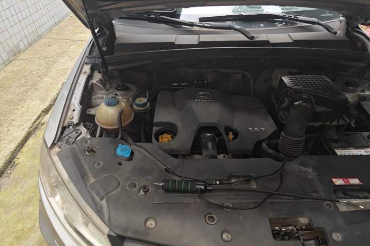 Used Zotye T600 2014 1.5T Manual Luxury Model Engine Bay Right
