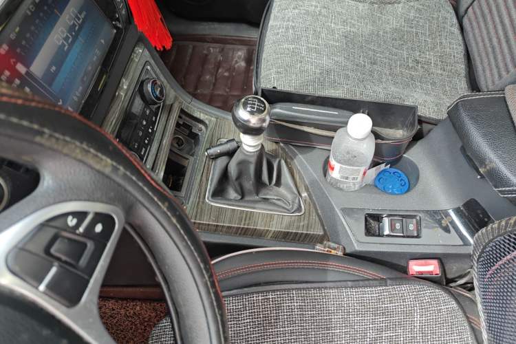 Used Zotye T600 2014 1.5T Manual Elite Edition Gear Lever