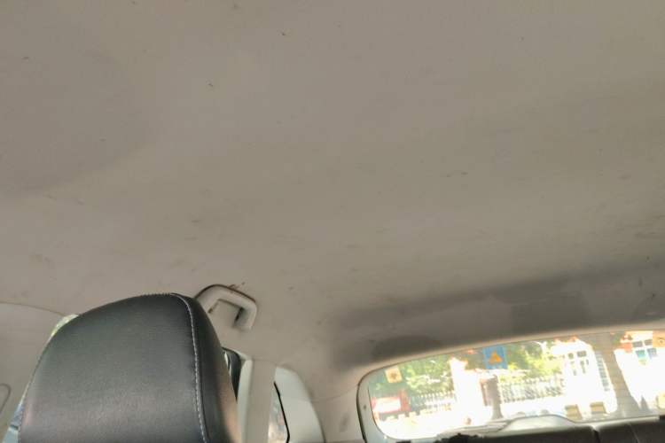 Used Zotye T600 2014 1.5T Manual Luxury Model Headliner