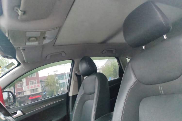 Used Zotye T600 2014 1.5T Manual Luxury Model Headliner