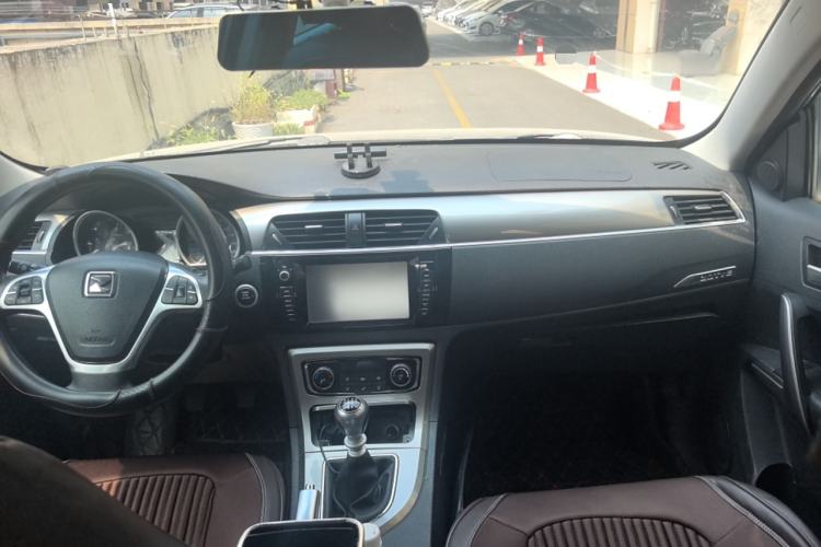 Used Zotye T600 2014 1.5T Manual Luxury Model Interior 2