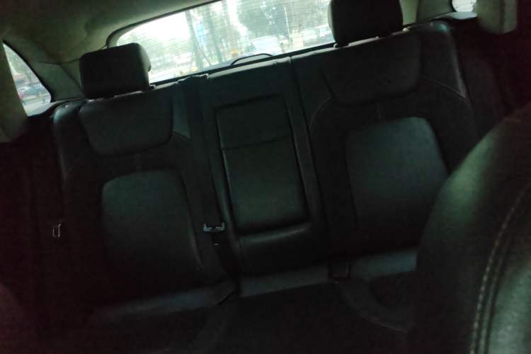 Used Zotye T600 2014 1.5T Manual Luxury Model Interior 4