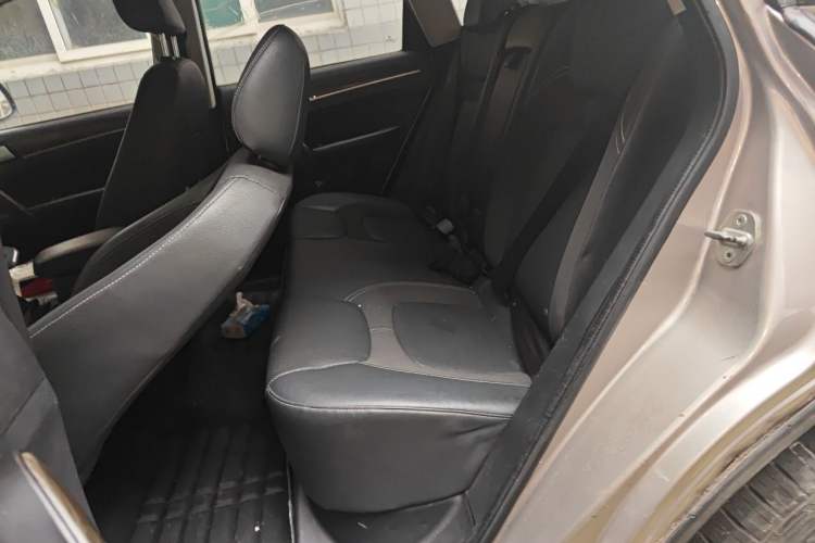 Used Zotye T600 2014 1.5T Manual Luxury Model Left Rear Seat
