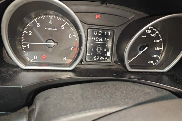 Used Zotye T600 2014 1.5T Manual Luxury Model Odometer Close Up