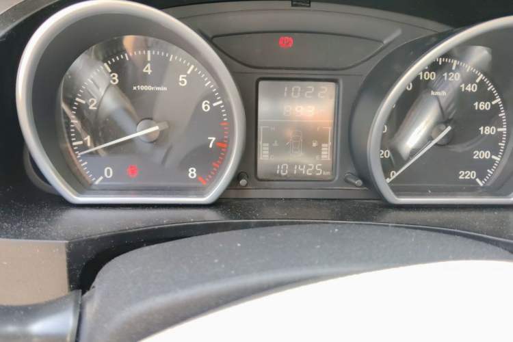 Used Zotye T600 2014 1.5T Manual Luxury Model Odometer Close Up