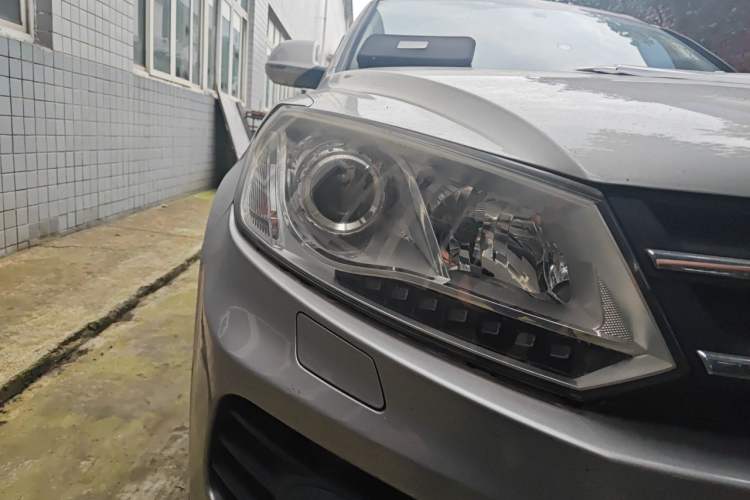 Used Zotye T600 2014 1.5T Manual Luxury Model Right Front Headlight
