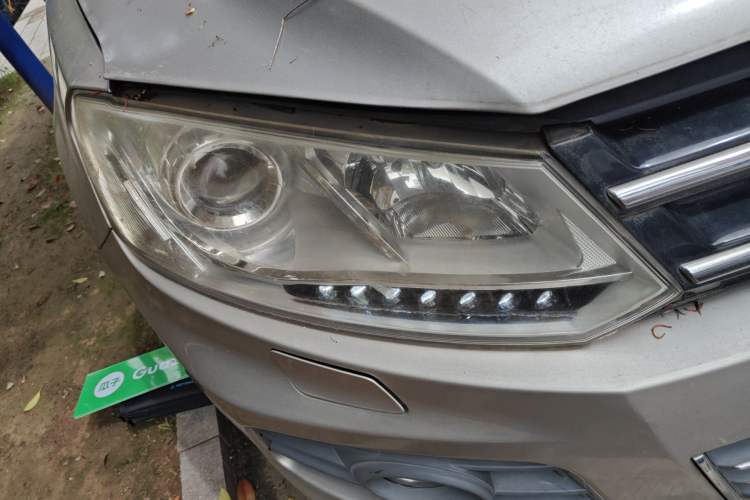 Used Zotye T600 2014 1.5T Manual Elite Edition Right Front Headlight