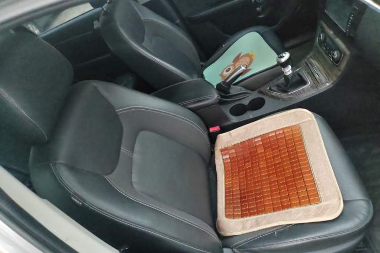 Used Zotye T600 2014 1.5T Manual Luxury Model Right Front Seat