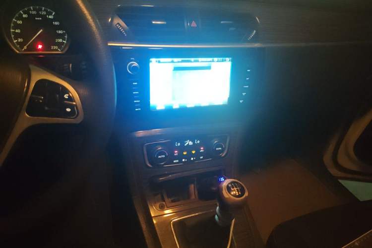 Used Zotye T600 2014 1.5T Manual Flagship Version Audio And AC Panel