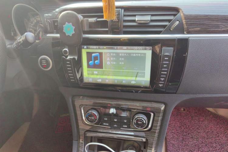 Used Zotye T600 2014 1.5T Manual Luxury Model Audio And AC Panel