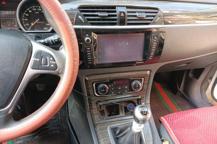 Used Zotye T600 2014 1.5T Manual Elite Edition Audio And AC Panel