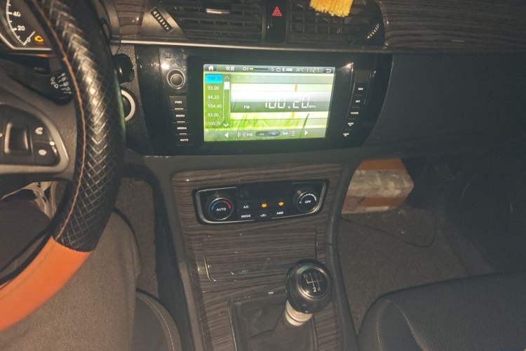 Used Zotye T600 2014 1.5T Manual Luxury Model Audio And AC Panel
