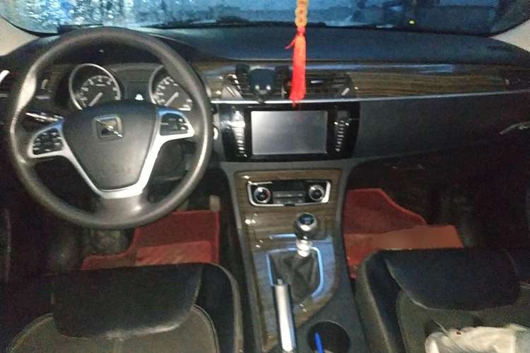 Used Zotye T600 2014 1.5T Manual Luxury Model Center Console