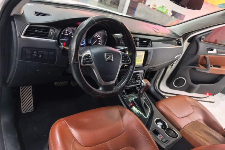 Used Zotye T600 2014 2.0T DCT Luxury Version Center Console