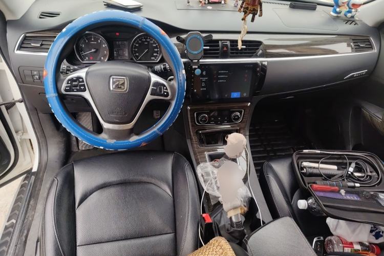 Used Zotye T600 2014 1.5T Manual Luxury Model Center Console