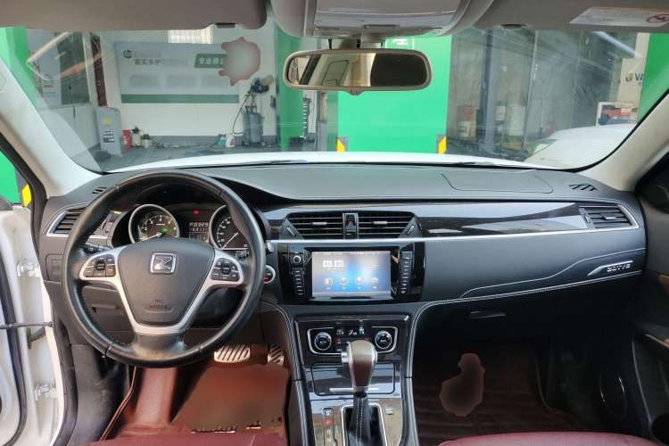Used Zotye T600 2014 2.0T DCT Luxury Version Center Console