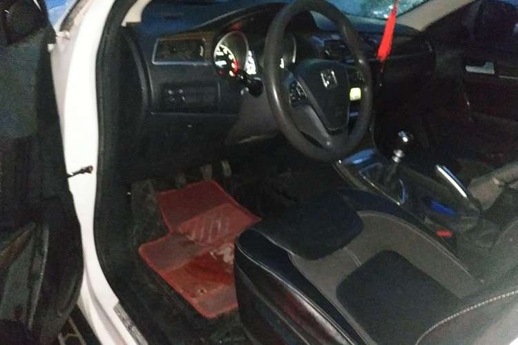Used Zotye T600 2014 1.5T Manual Luxury Model Driver Seat