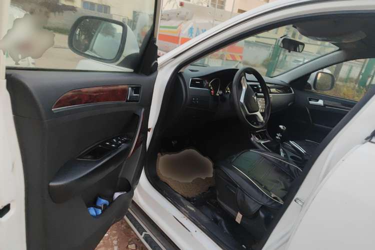 Used Zotye T600 2014 1.5T Manual Elite Edition Driver Seat